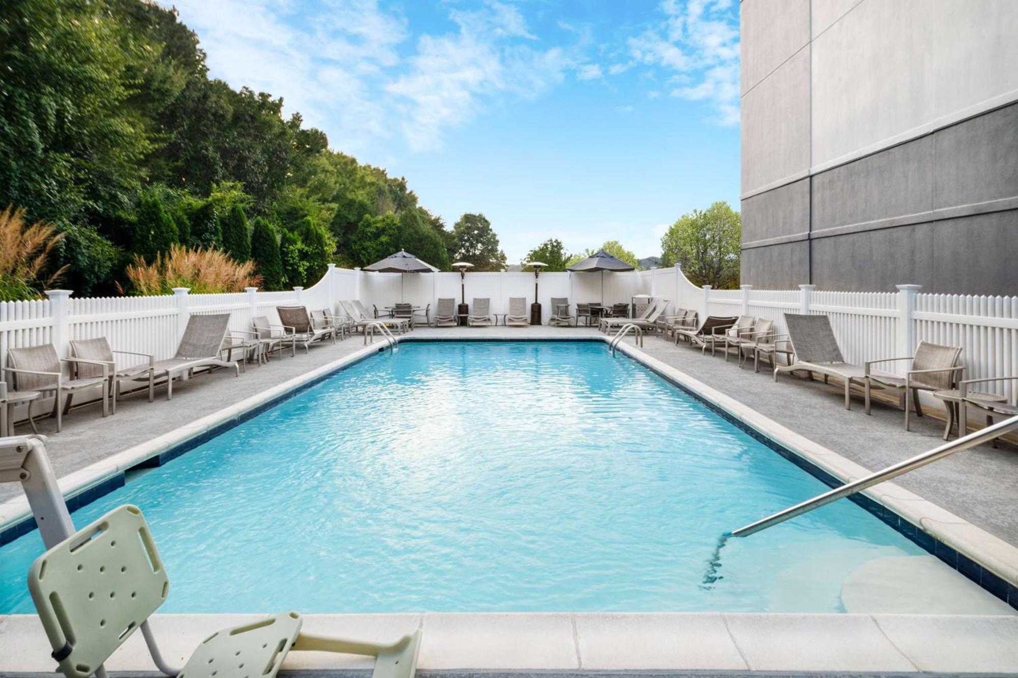 Hyatt Place Hotel 3*